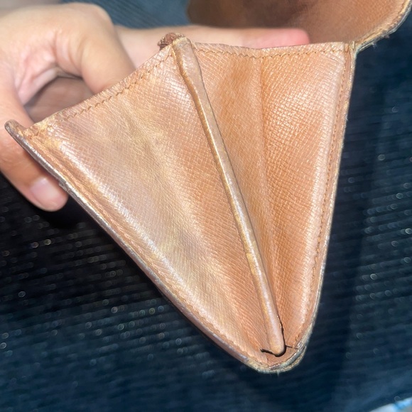 Authentic Louis Vuitton Sarah Monogram Wallet - Picture 10 of 12